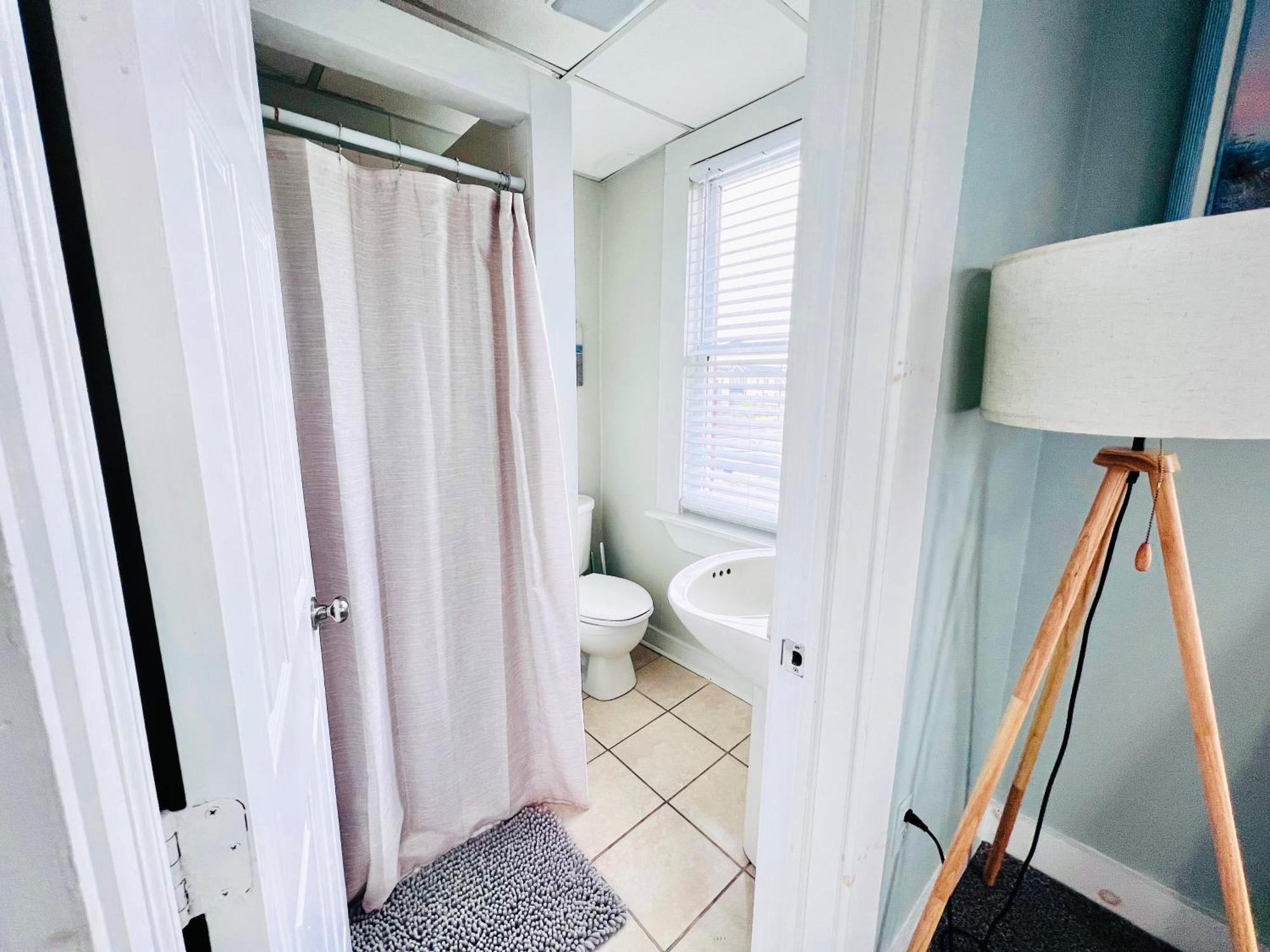 Entire Lovely 3 Bedroom, 2 Bathroom Apartment! 1 Block To The Beach And Boardwalk! 와일드우드 외부 사진