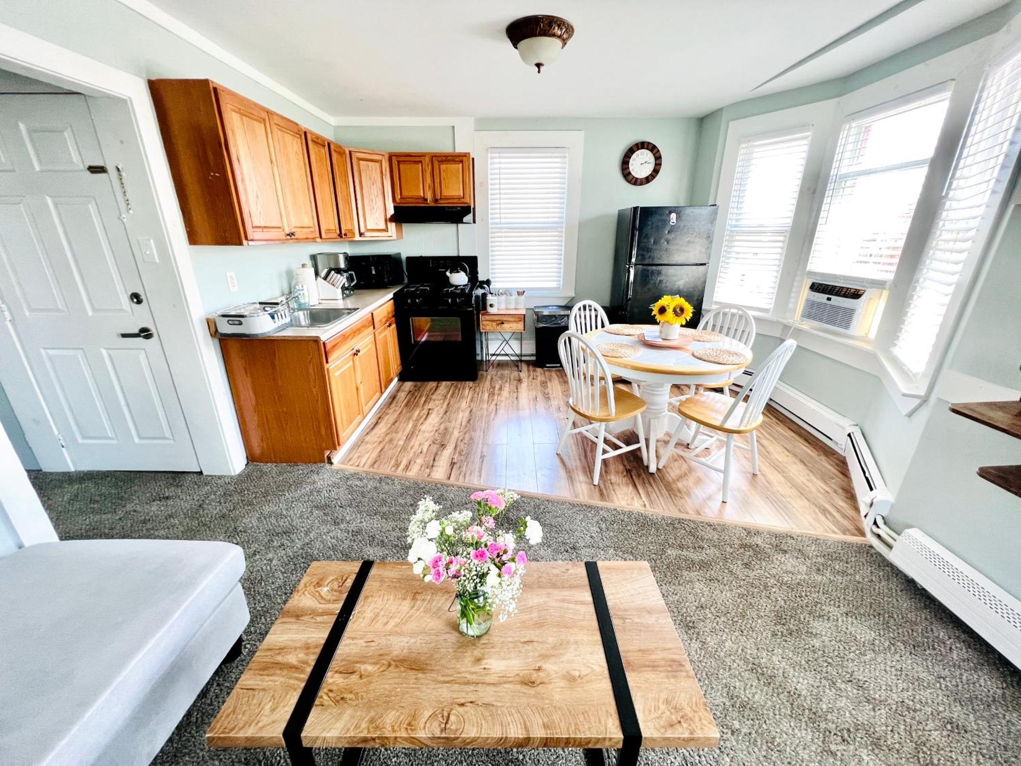 Entire Lovely 3 Bedroom, 2 Bathroom Apartment! 1 Block To The Beach And Boardwalk! 와일드우드 외부 사진