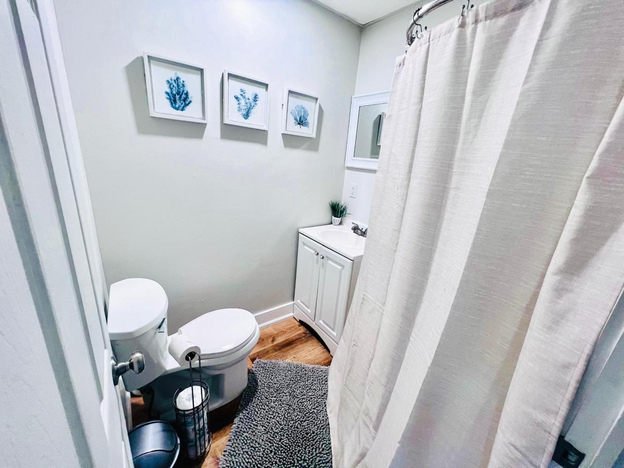 Entire Lovely 3 Bedroom, 2 Bathroom Apartment! 1 Block To The Beach And Boardwalk! 와일드우드 외부 사진