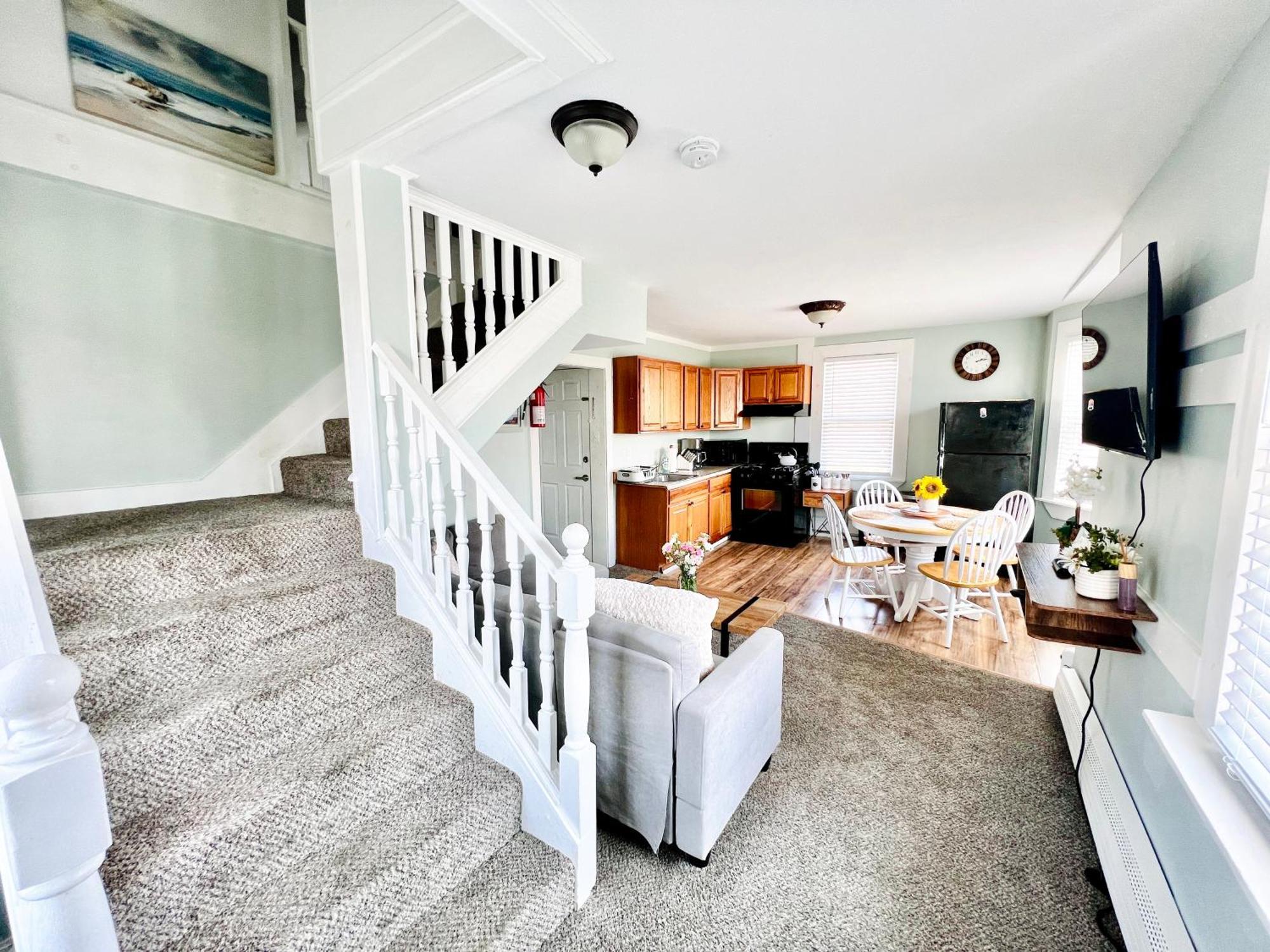 Entire Lovely 3 Bedroom, 2 Bathroom Apartment! 1 Block To The Beach And Boardwalk! 와일드우드 외부 사진