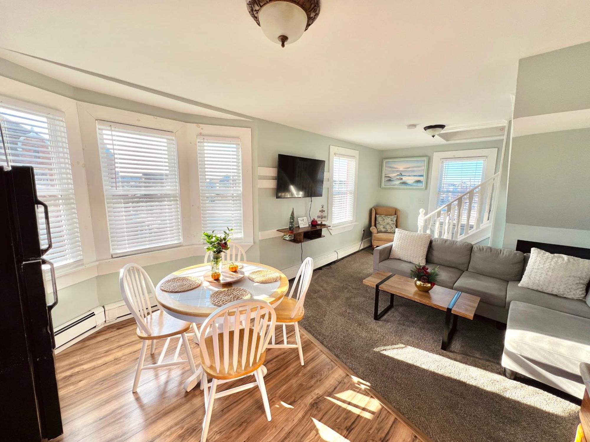 Entire Lovely 3 Bedroom, 2 Bathroom Apartment! 1 Block To The Beach And Boardwalk! 와일드우드 외부 사진